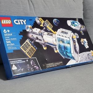 Lego 60349 Lunar Space Station New in box